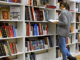 kuy4d, interactive library, digital content curator, immersive media platform, online content library, interactive media solutions, digital library evolution, multimedia content platform, location-specific multimedia library, curated digital experiences